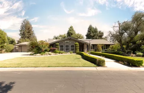 7402 N Benedict Ave, Fresno, CA 93711