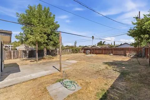 Exterior - 915 Sonora St, Madera, CA 93638 photo 9 of 9