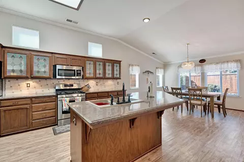 Kitchen - 1030 Imperial Dr, Madera, CA 93637 photo 3 of 7