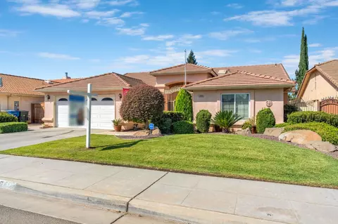 Exterior - 1030 Imperial Dr, Madera, CA 93637 photo 2 of 10