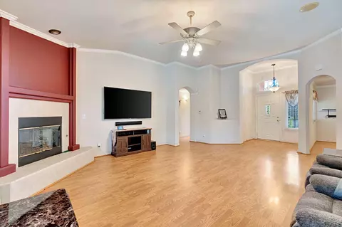 Living - 1030 Imperial Dr, Madera, CA 93637 photo 2 of 4