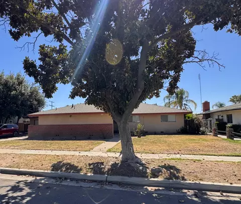 1831 W Simpson Ave, Fresno, CA 93705