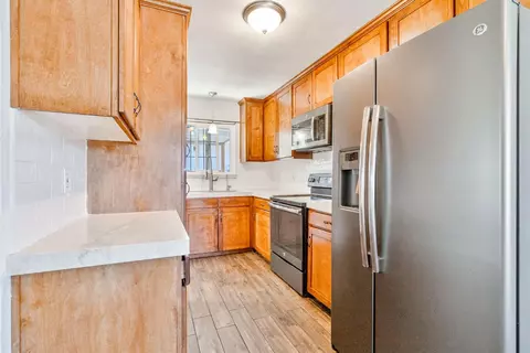 Kitchen - 4555 E Fedora Ave, Fresno, CA 93726 photo 3 of 3