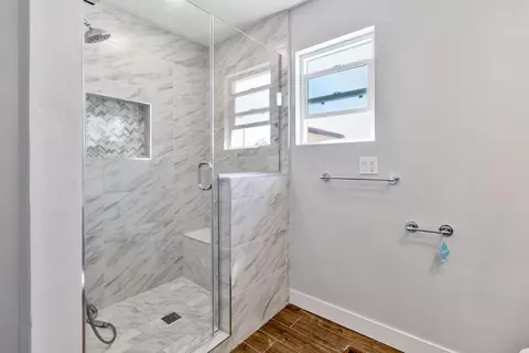 Bath - 4555 E Fedora Ave, Fresno, CA 93726 photo 1 of 3