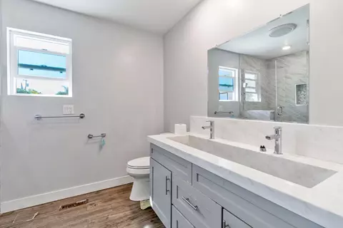 Bath - 4555 E Fedora Ave, Fresno, CA 93726 photo 2 of 3