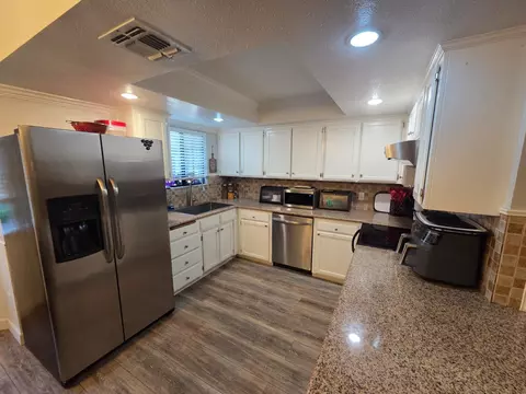 Kitchen - 2103 E Fallbrook Ave, Fresno, CA 93720 photo 1 of 4