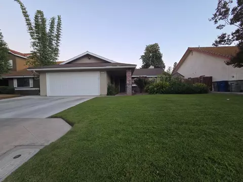 Exterior - 2103 E Fallbrook Ave, Fresno, CA 93720 photo 2 of 7
