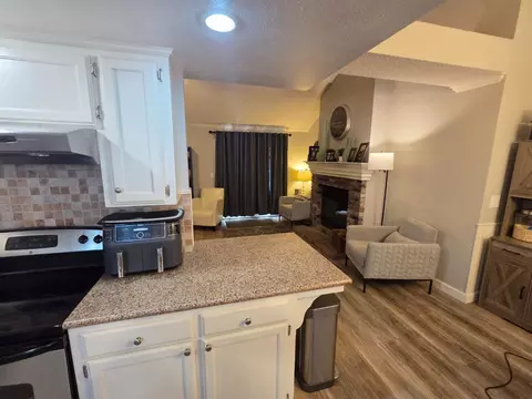Kitchen - 2103 E Fallbrook Ave, Fresno, CA 93720 photo 4 of 4