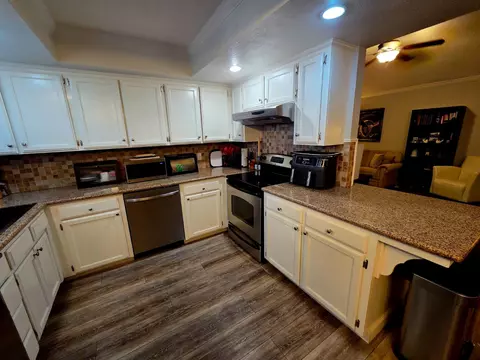 Kitchen - 2103 E Fallbrook Ave, Fresno, CA 93720 photo 2 of 4
