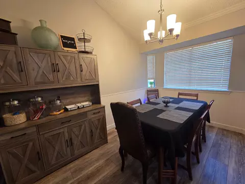 Dining - 2103 E Fallbrook Ave, Fresno, CA 93720 photo 1 of 2
