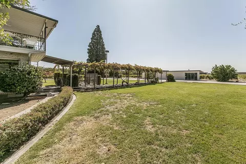 Exterior - 13155 W Shaw Ave, Kerman, CA 93630 photo 13 of 20