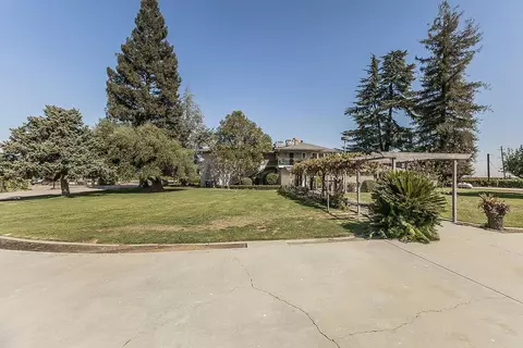 Exterior - 13155 W Shaw Ave, Kerman, CA 93630 photo 15 of 20