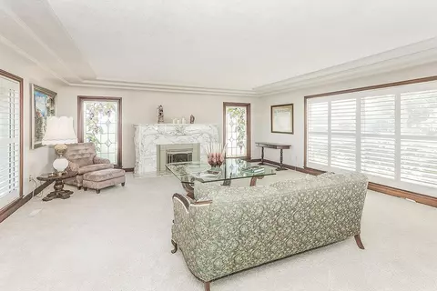 Living - 13155 W Shaw Ave, Kerman, CA 93630 photo 2 of 10
