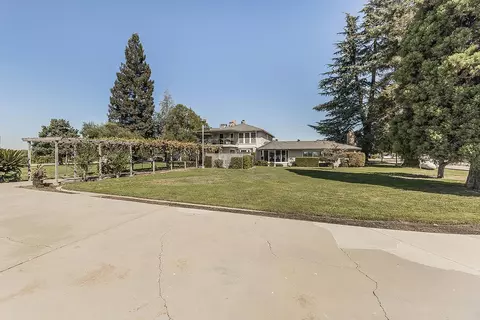 Exterior - 13155 W Shaw Ave, Kerman, CA 93630 photo 18 of 20