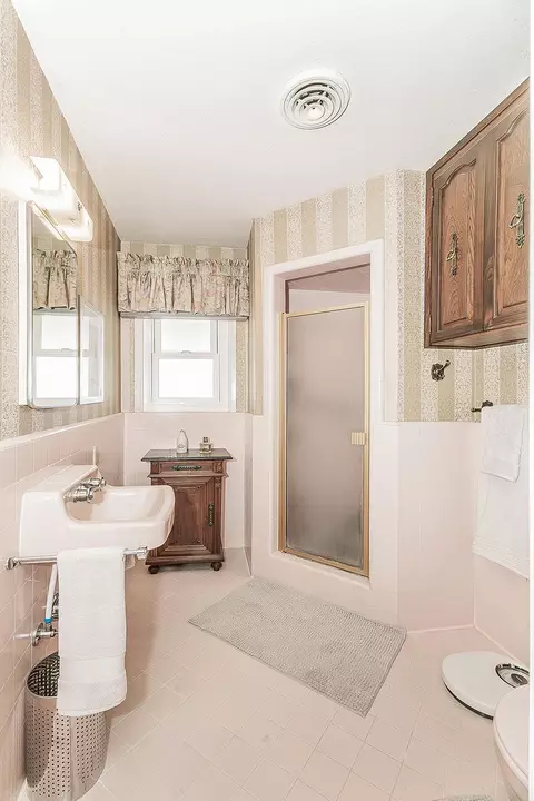 Bath - 13155 W Shaw Ave, Kerman, CA 93630 photo 7 of 7