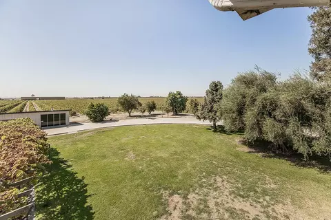 Exterior - 13155 W Shaw Ave, Kerman, CA 93630 photo 11 of 20
