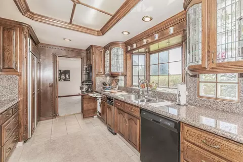 Kitchen - 13155 W Shaw Ave, Kerman, CA 93630 photo 2 of 4