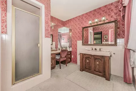 Bath - 13155 W Shaw Ave, Kerman, CA 93630 photo 5 of 7