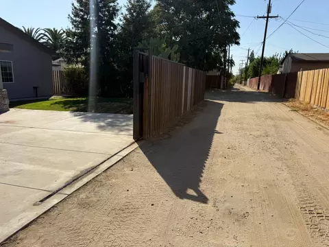 Exterior - 4591 E Balch Ave, Fresno, CA 93702 photo 5 of 6