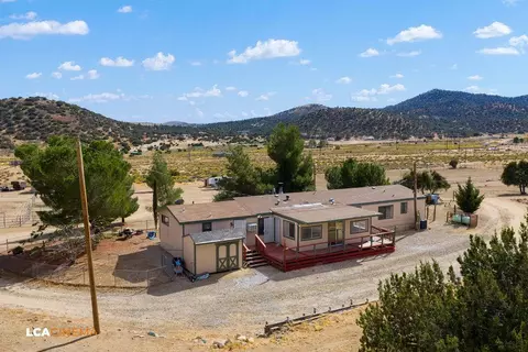24701 Chamanimani Ct, Tehachapi, CA 93561 photo 2