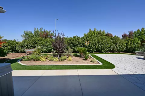 Exterior - 1457 Jordan Ave, Clovis, CA 93611 photo 5 of 12