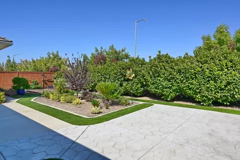 Exterior - 1457 Jordan Ave, Clovis, CA 93611 photo 8 of 12