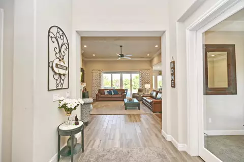 Entry Way - 1457 Jordan Ave, Clovis, CA 93611 photo 3 of 7
