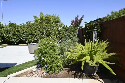 Exterior - 1457 Jordan Ave, Clovis, CA 93611 photo 10 of 12