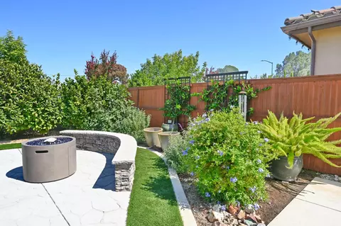 Exterior - 1457 Jordan Ave, Clovis, CA 93611 photo 9 of 12