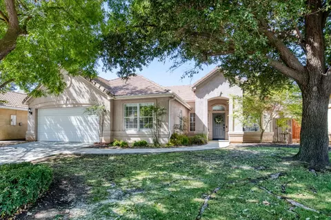 7717 N Ivanhoe Ave, Fresno, CA 93722