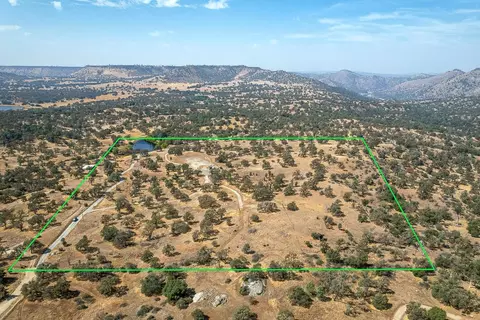 29836 Thunderbird Ln, Prather, CA 93651 photo 2