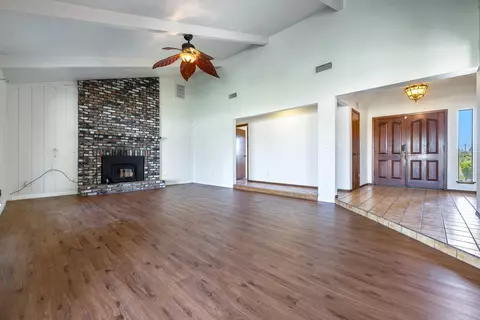 Living - 34717 Avenue 13, Madera, CA 93636 photo 2 of 16
