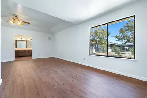 Living - 34717 Avenue 13, Madera, CA 93636 photo 10 of 16
