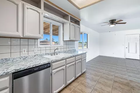 Kitchen - 34717 Avenue 13, Madera, CA 93636 photo 8 of 8