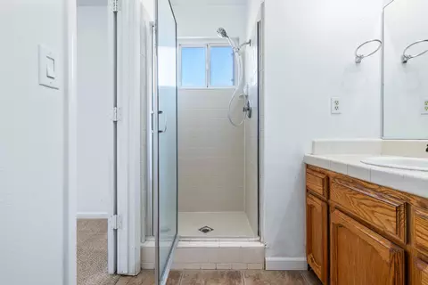 Bath - 34717 Avenue 13, Madera, CA 93636 photo 6 of 11