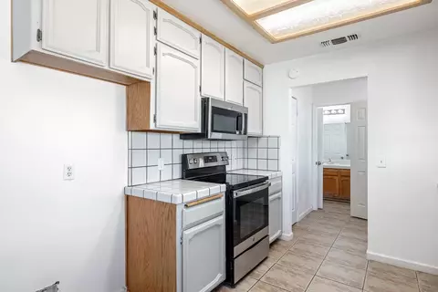 Kitchen - 34717 Avenue 13, Madera, CA 93636 photo 7 of 8