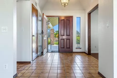 Entry Way - 34717 Avenue 13, Madera, CA 93636 photo 2 of 2