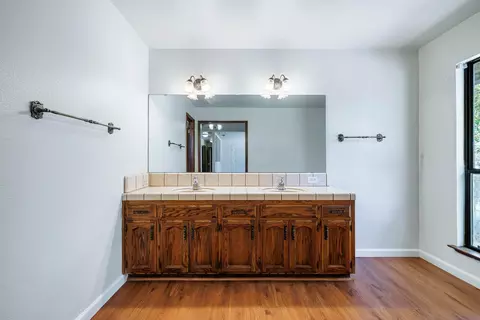 Bath - 34717 Avenue 13, Madera, CA 93636 photo 9 of 11