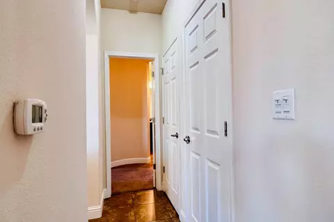 Entry Way - 5895 E Burns Ave, Fresno, CA 93727 photo 3 of 4