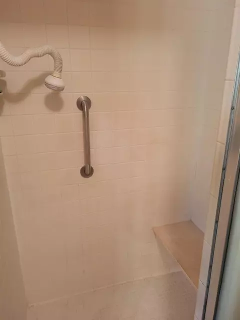 Bath - 24771 Road 19, Madera, CA 93638 photo 5 of 5