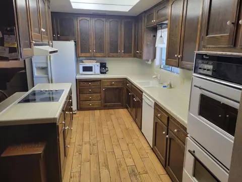 Kitchen - 24771 Road 19, Madera, CA 93638 photo 1 of 2