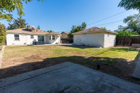 Exterior - 2974 E Cornell Ave, Fresno, CA 93703 photo 6 of 6