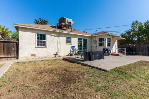 Exterior - 2974 E Cornell Ave, Fresno, CA 93703 photo 2 of 6