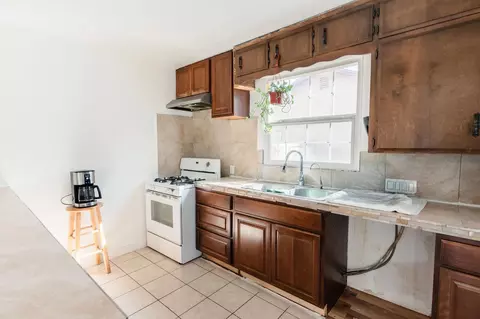 Kitchen - 2974 E Cornell Ave, Fresno, CA 93703 photo 2 of 3