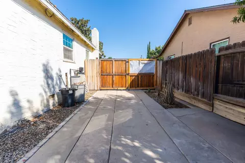 Exterior - 2974 E Cornell Ave, Fresno, CA 93703 photo 3 of 6