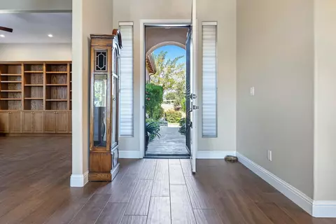 Entry Way - 4751 N Windward Way, Clovis, CA 93619 photo 2 of 2