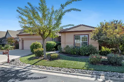 Exterior - 4751 N Windward Way, Clovis, CA 93619 photo 4 of 5
