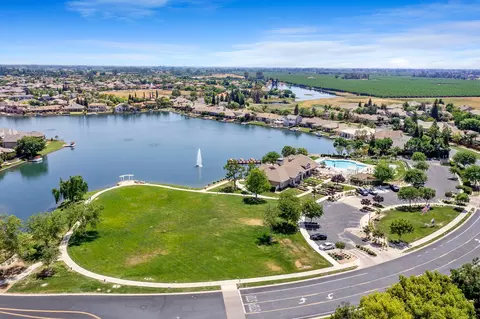 View/Area - 4751 N Windward Way, Clovis, CA 93619 photo 8 of 8