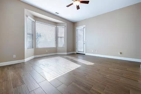 Living - 4751 N Windward Way, Clovis, CA 93619 photo 7 of 7
