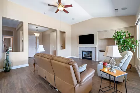 Living - 4751 N Windward Way, Clovis, CA 93619 photo 2 of 7